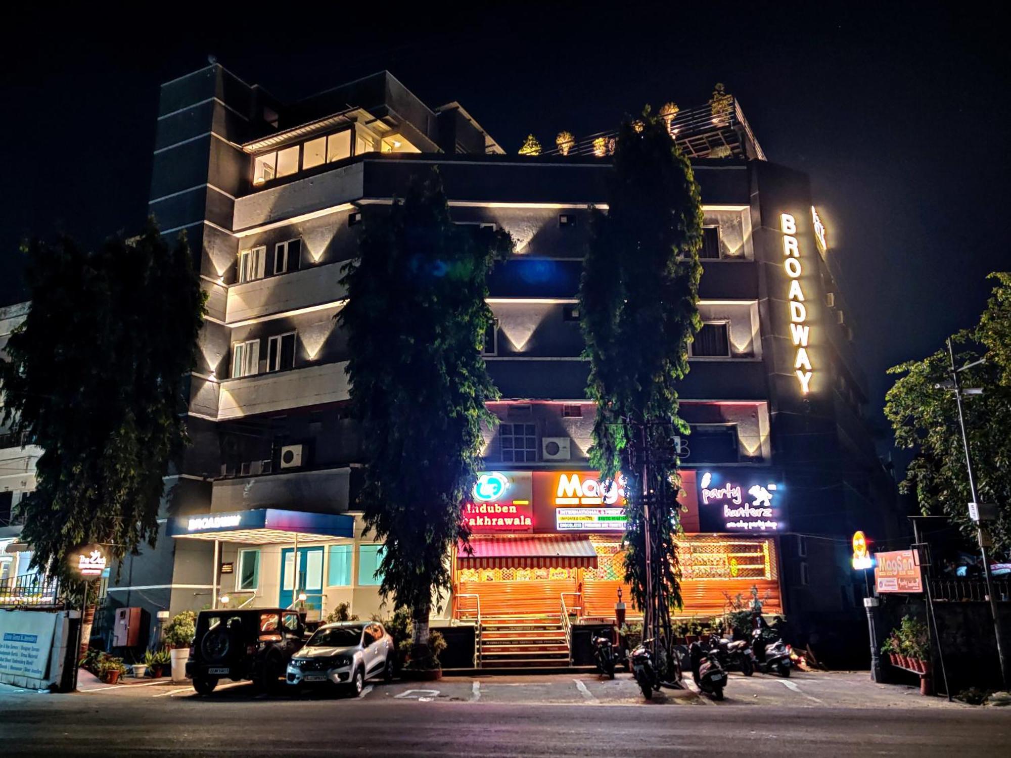 Hotel Broadway Udaipur Exterior photo